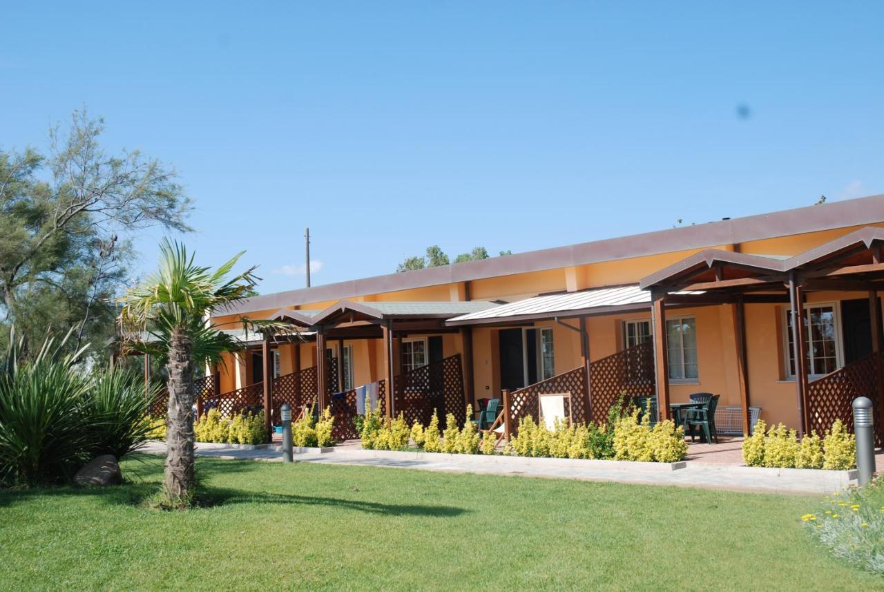 Oasi Del Mare Aparthotel Tirrenia Ngoại thất bức ảnh
