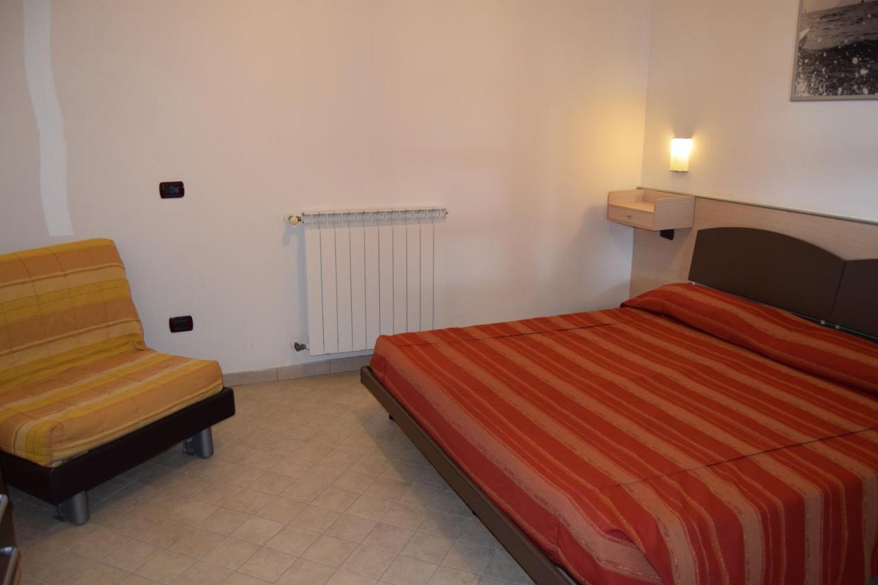 Oasi Del Mare Aparthotel Tirrenia Ngoại thất bức ảnh