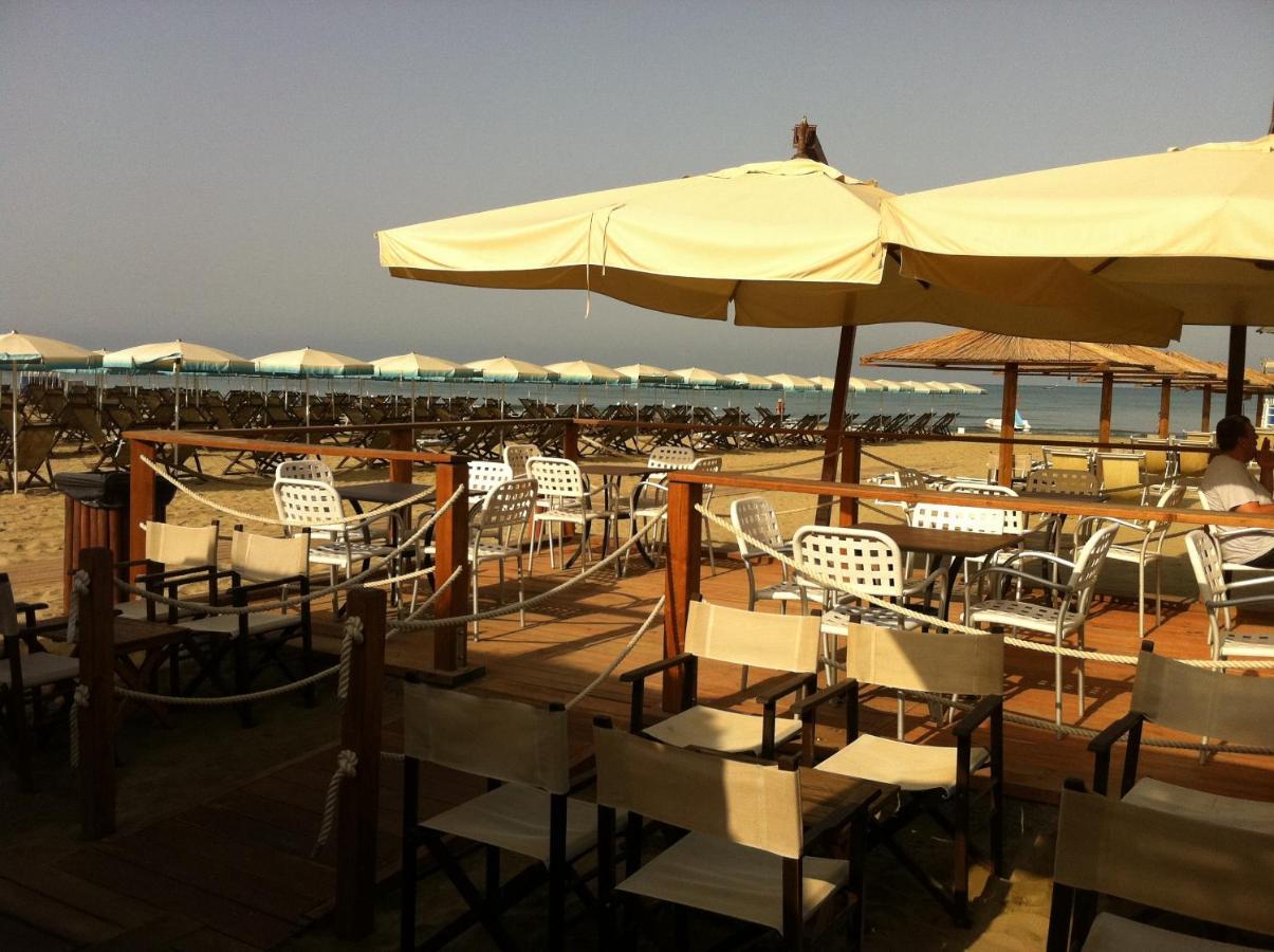 Oasi Del Mare Aparthotel Tirrenia Ngoại thất bức ảnh