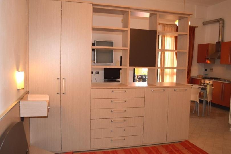 Oasi Del Mare Aparthotel Tirrenia Ngoại thất bức ảnh
